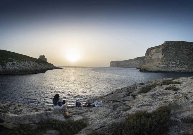 Atardecer en la bahía de Xlendi, en Gozo.