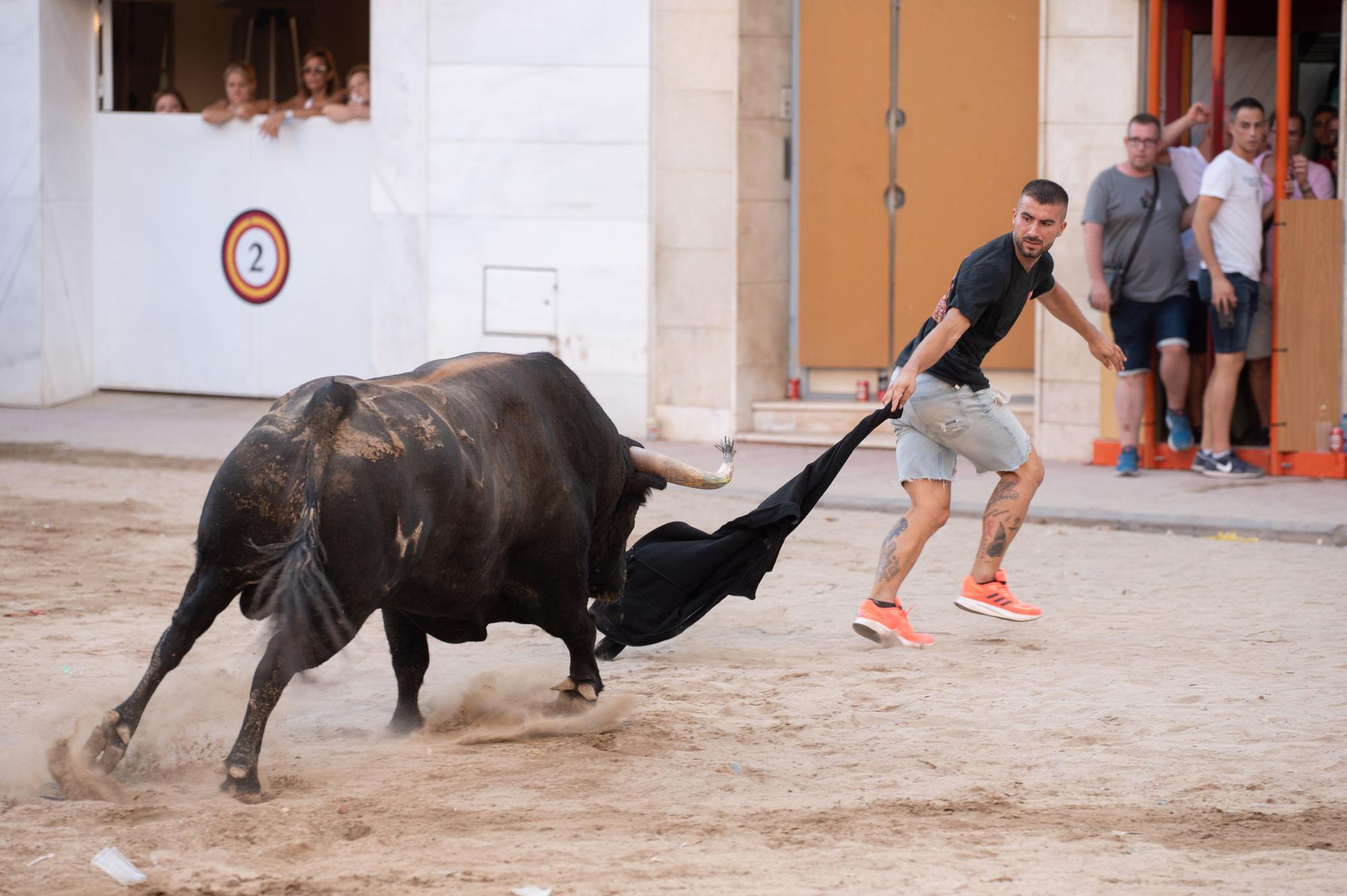 El primer día de fiestas en Burriana en imágenes