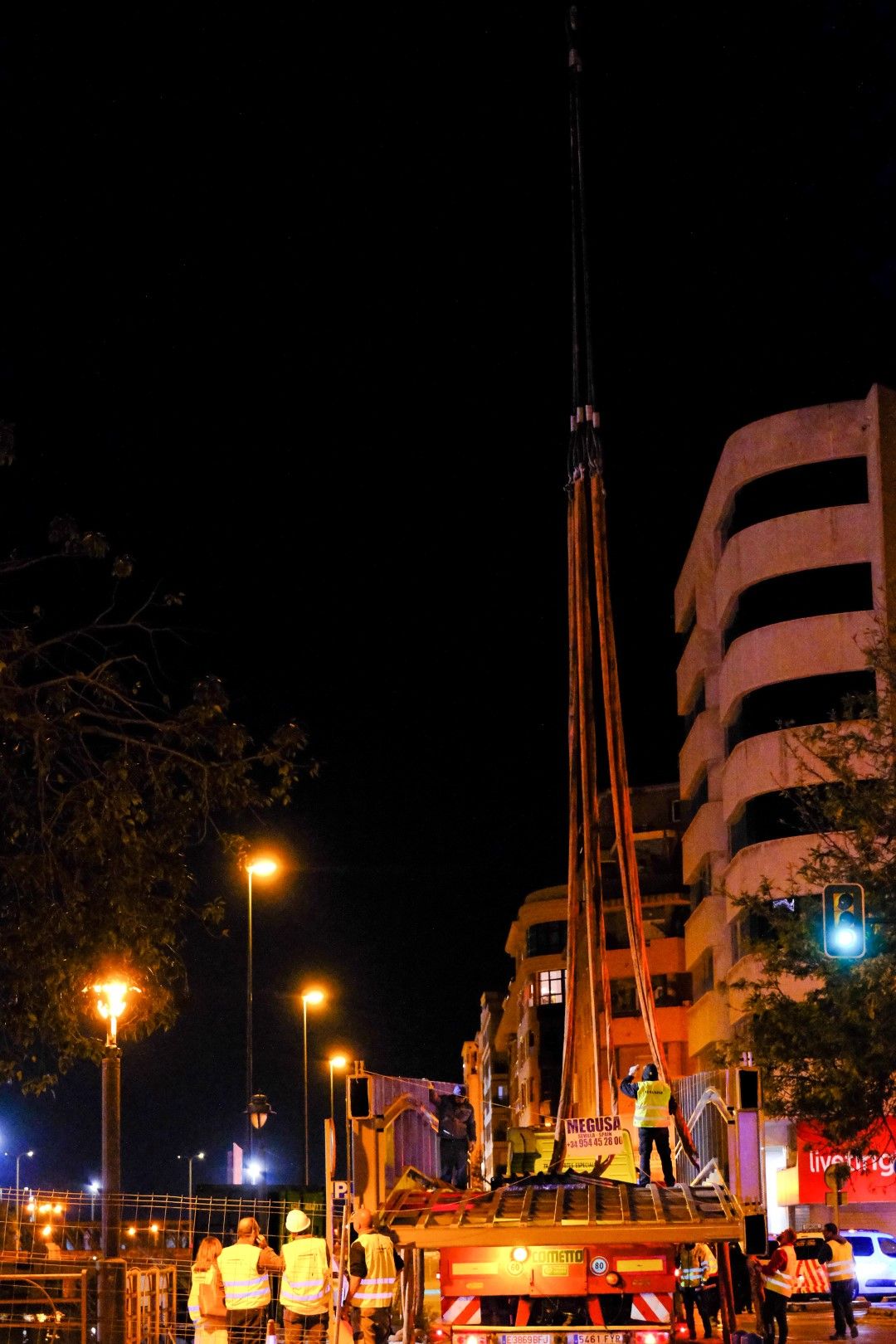 Así ha llegado el nuevo puente del CAC a Málaga