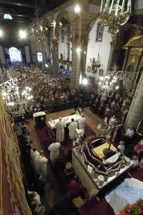 BAJADA DE LA VIRGEN DEL PINO DE SU CAMERIN