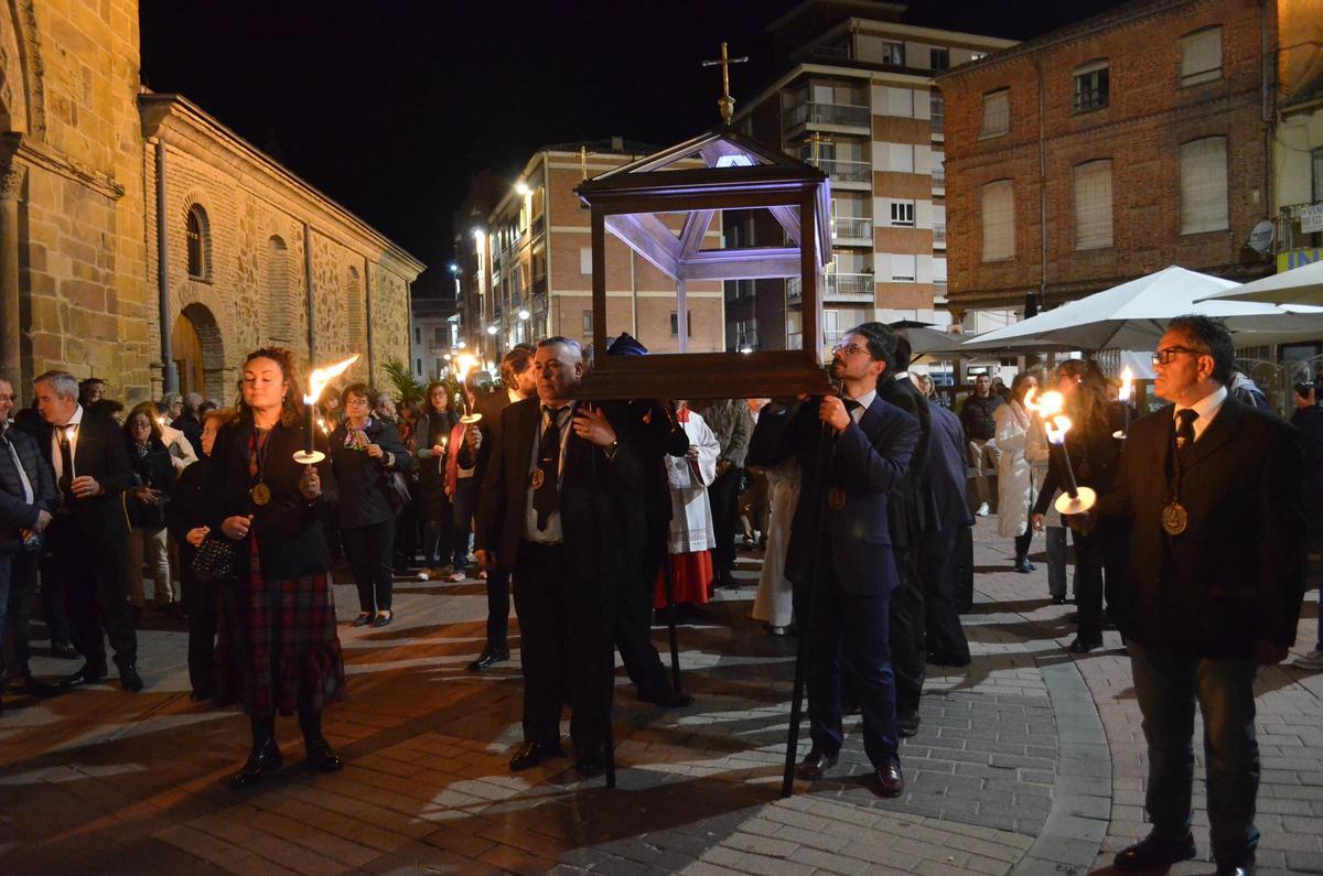La nueva Procesión el Santo Sepulcro de Benavente, en imágenes