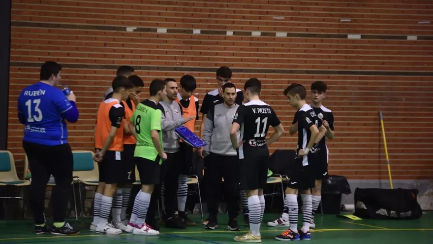 Fútbol Sala base: Victorias para la base del Atlético Benavente, que se queda sin el derbi femenino