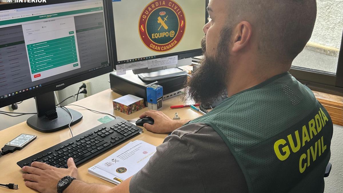 Detenida una persona por una estafa bancaria y falsedad documental