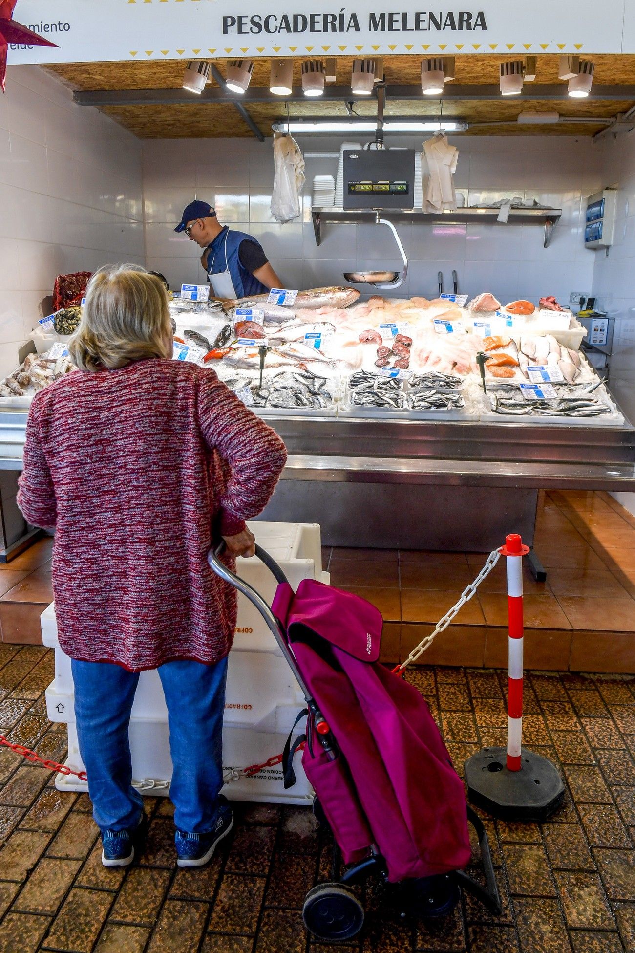 Compras para la cena de Navidad en el Mercado Municipal de Telde