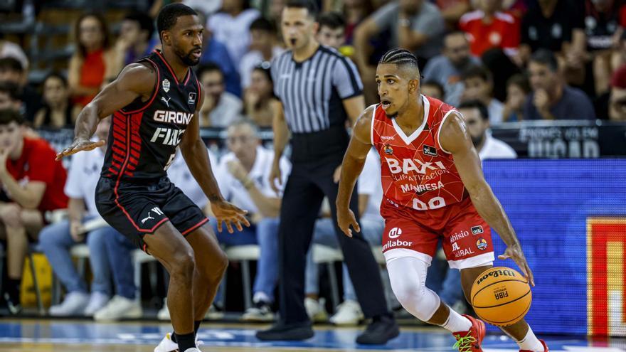 Alfonso Plummer (dreta) contra Derek Needham en el partit de la Lliga Catalana a Tarragona