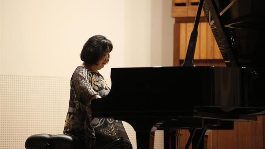 Concierto de la pianista japonesa Akiko Ebbi