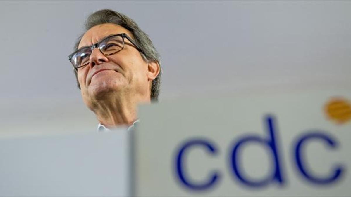 El expresidente de Convergència, Artur Mas, durante la rueda de prensa que ofreció en la sede del partido ayer, a falta de dos días para el inicio del congreso fundacional.