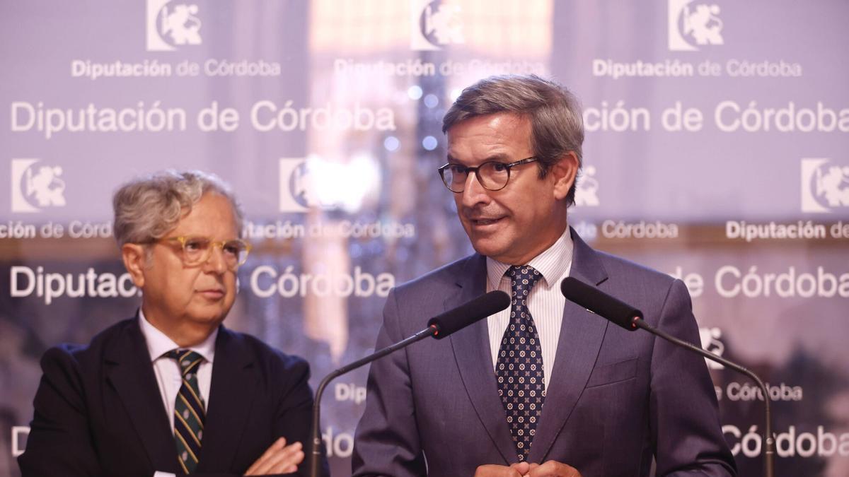 El consejero de Industria, Energía y Minas en funciones, Jorge Paradela, tras la reunión con Salvador Fuentes en la Diputación de Córdoba.