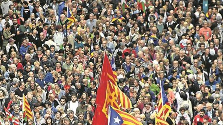 Urkullu pide a Rajoy y Puigdemont que dialoguen a partir de mañana