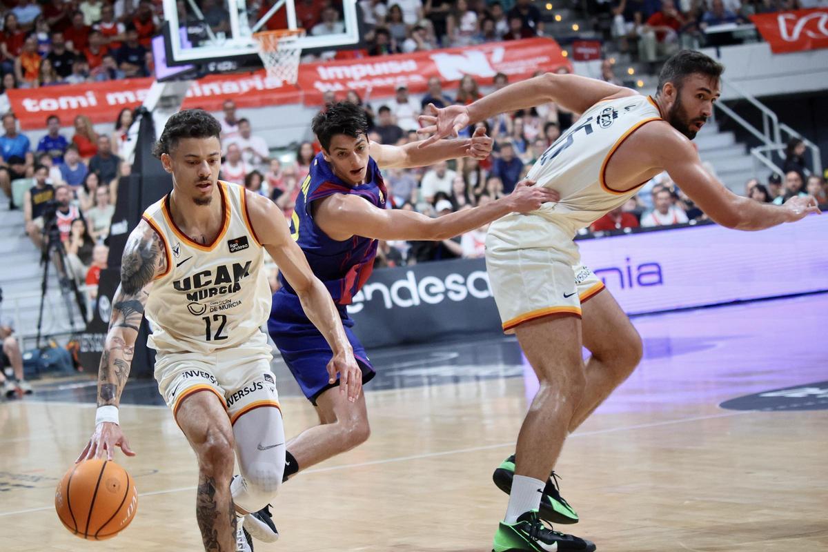 Las mejores imágenes del partido entre el UCAM y el Barcelona