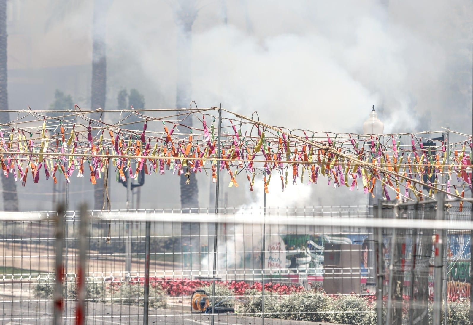 Así ha sido la primera Mascletà de las Hogueras de Alicante 2025 en Luceros