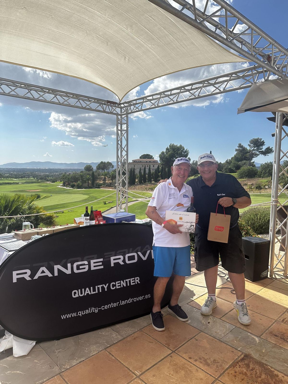 Toni Pérez, premio a la bola más cercana. golf, torneo de soft line