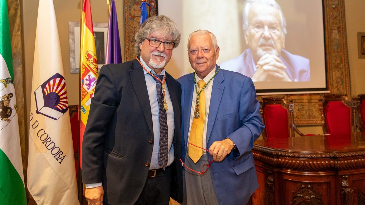 Francisco A. Carrasco evoca la figura de Rafael Mir como cuentista en la Real Academia de Córdoba.