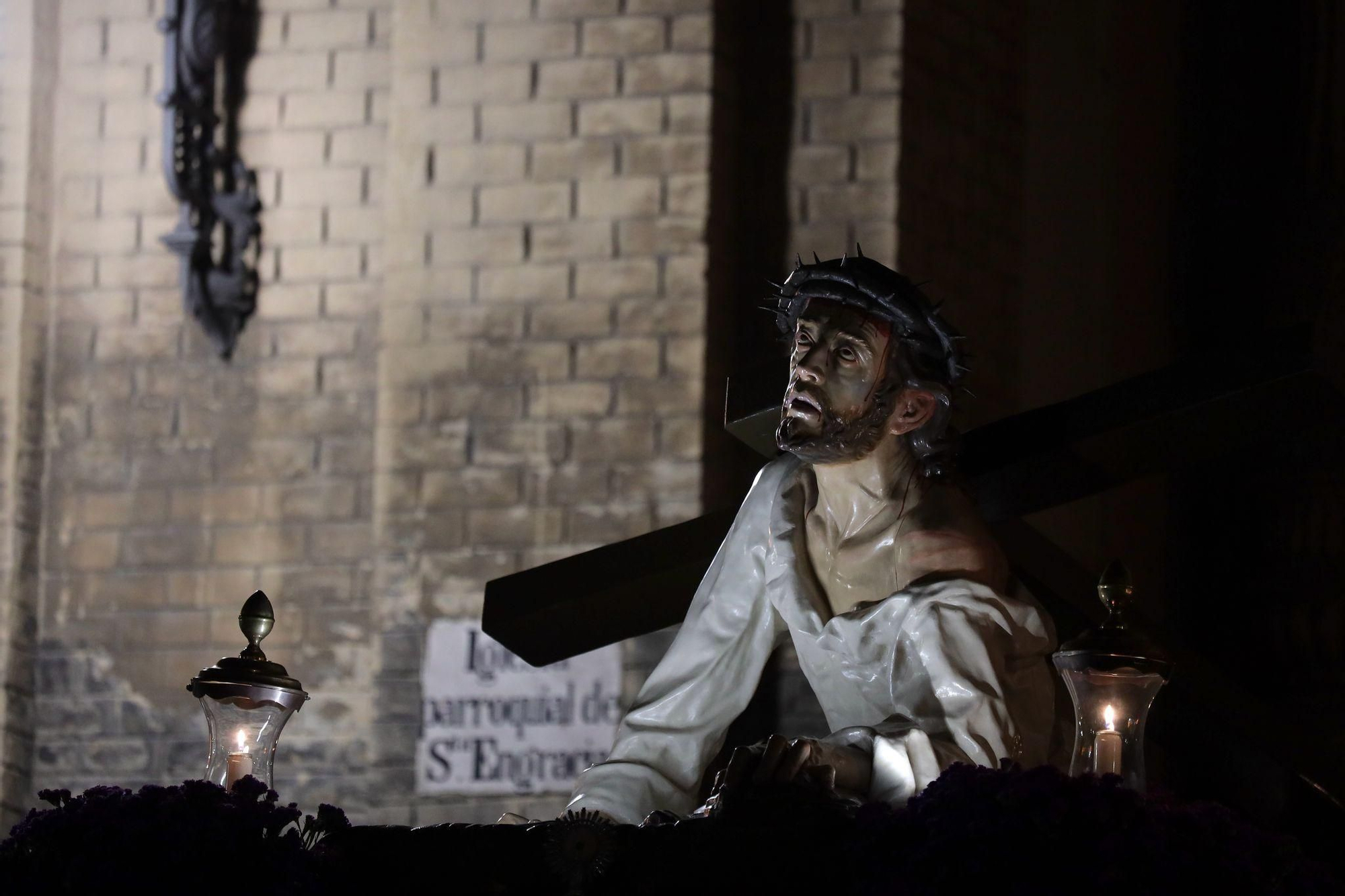 En imágenes | Zaragoza se conmueve con el 'Encuentro' de Jesús del Calvario y la Virgen de los Dolores
