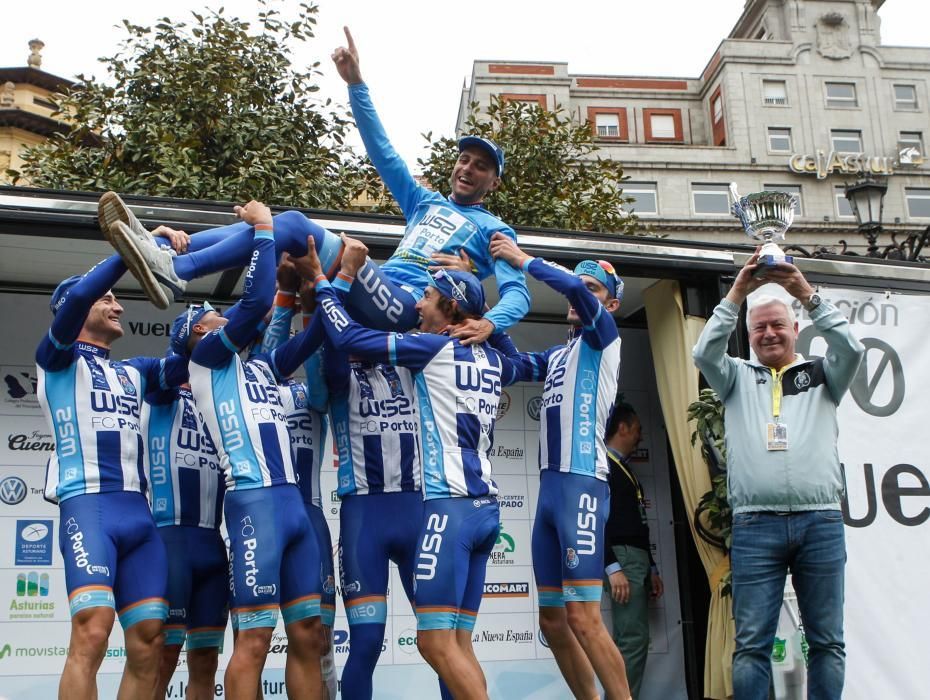 Raúl Alarcón gana a lo grande la Vuelta a Asturias tras adjudicarse la última etapa