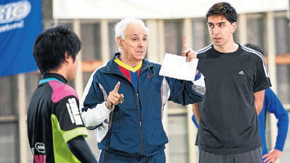 Toño de la Cruz sigue trabajando en Japón