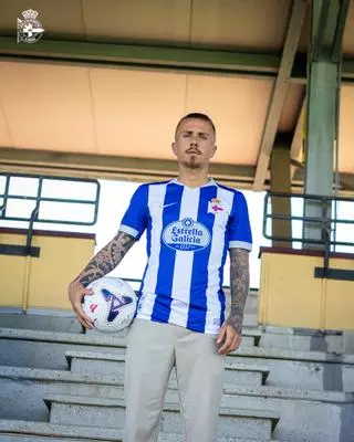 Angeliño ya está en casa: es oficialmente nuevo jugador del Deportivo