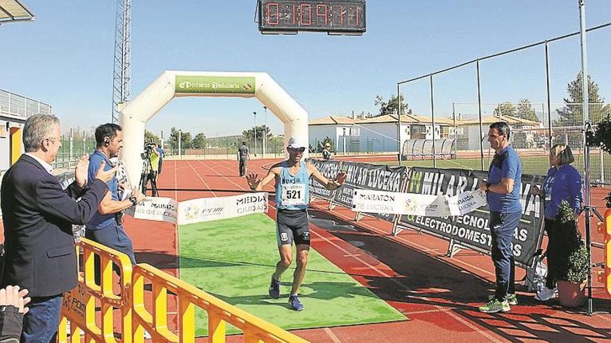 El Mouaziz y Machrouh se alzan con la última edición de la Media Maratón