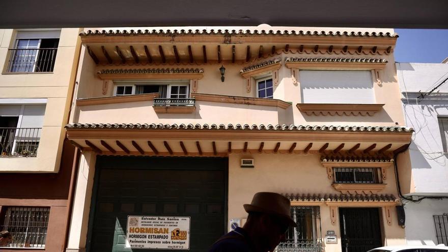 La Guardia Civil registra la vivienda del detenido por el doble crimen de Mijas
