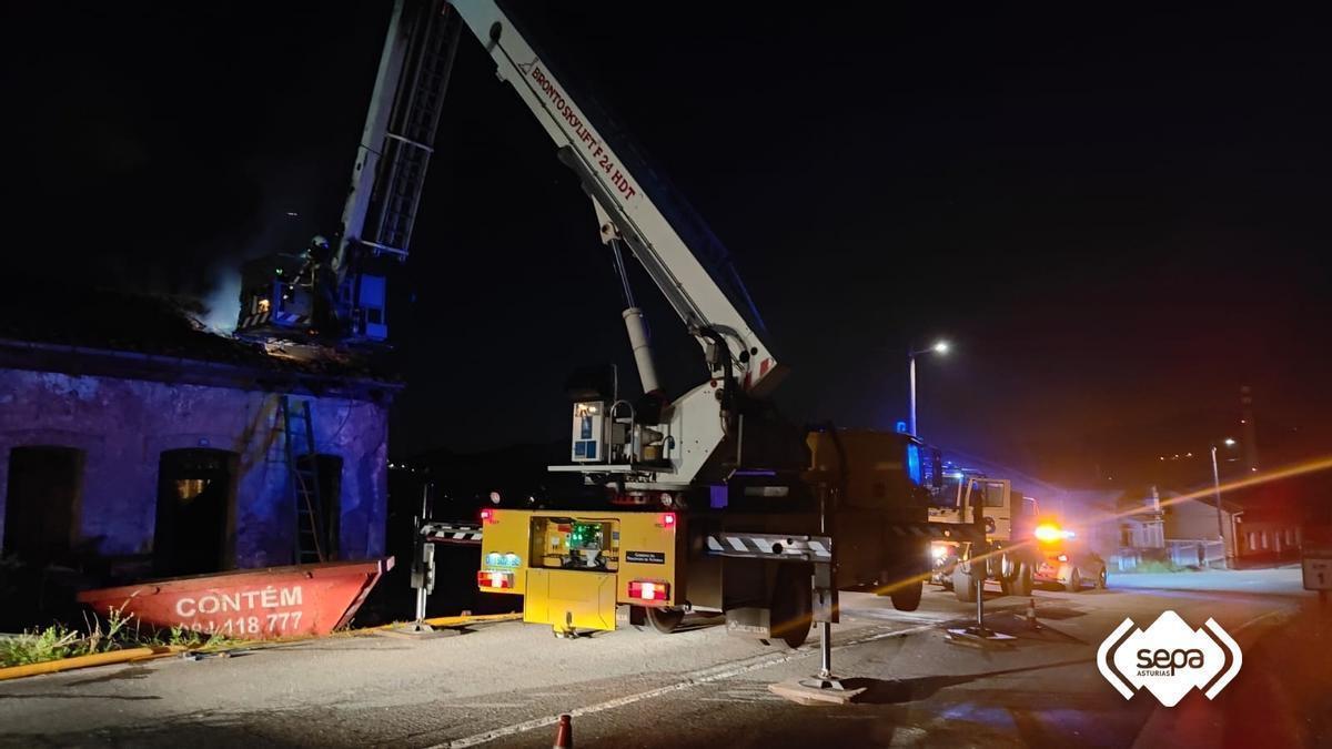 La intervención de los bomberos en Langreo.