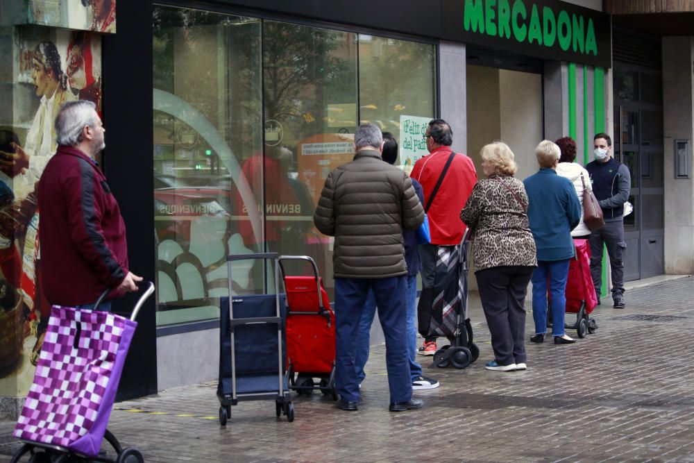 Colas en supermercados y farmacias de València por seguridad