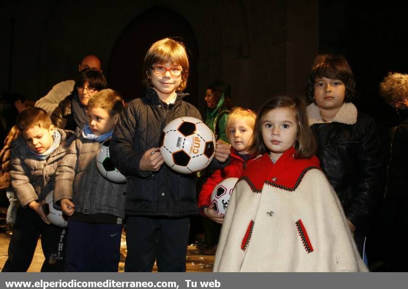 GALERIA DE IMÁGENES - Miles de niños disfrutan de la gran fiesta del Cartero Real