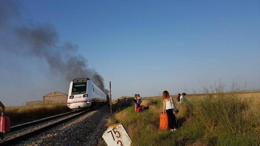 Arde un vagón del tren Madrid-Extremadura y deja dos heridos leves