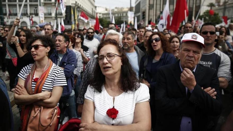 Poca protesta frente a mucho recorte en Grecia