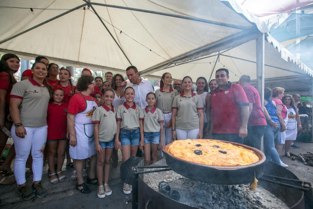 Arroz con costra para 2.500 personas