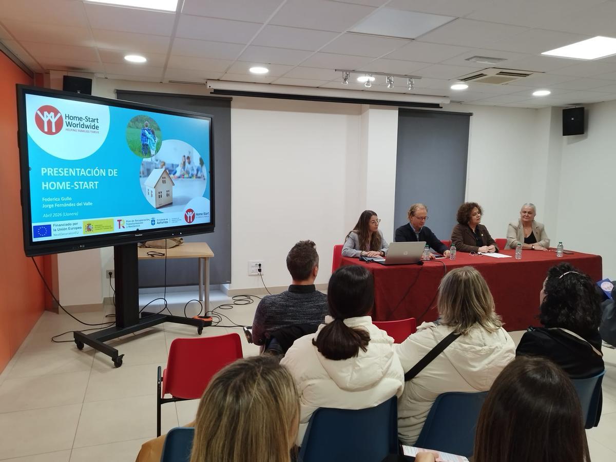Por la izquierda, Federica Gullo, Jorge Fernández de Valle, Marta del Arco y Eva María Pérez, durante la presentación..