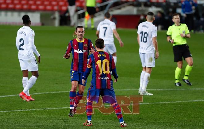 Leo Messi, ante el Huesca, firmó un nuevo doblete a su colección, el número 133 como azulgrana y encadenó 13 temporadas convirtiendo 20 o más goles, un hecho sin precedentes en la historia de la Liga, que arranca en 1929.