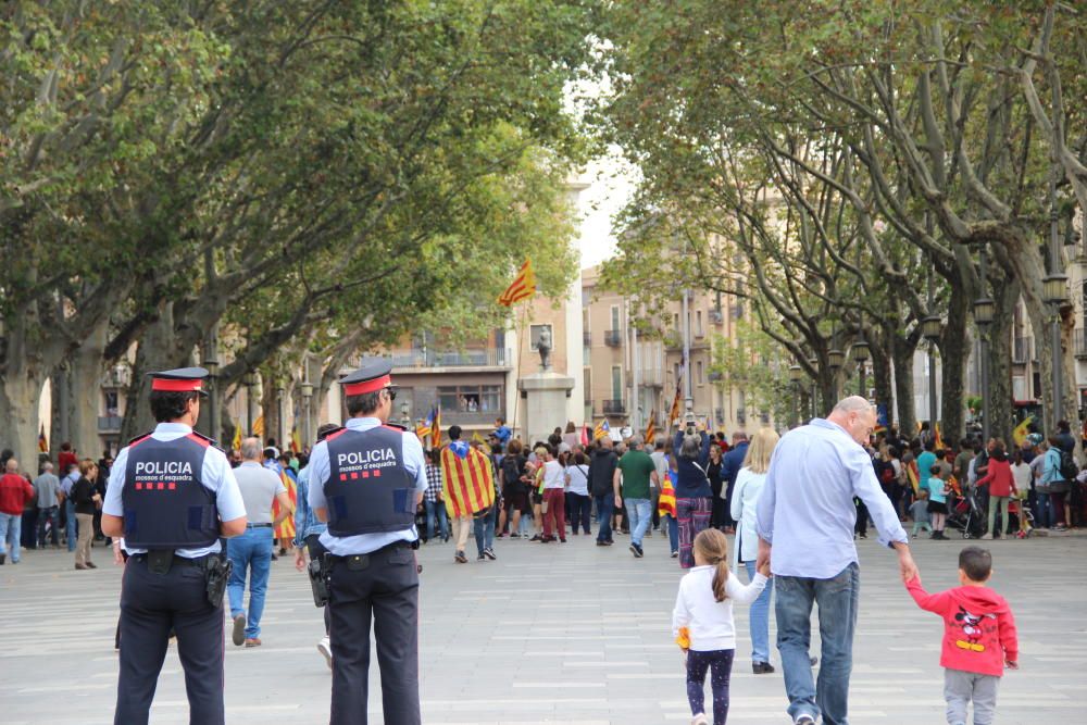 Concentració a la Rambla de Figueres per la vaga