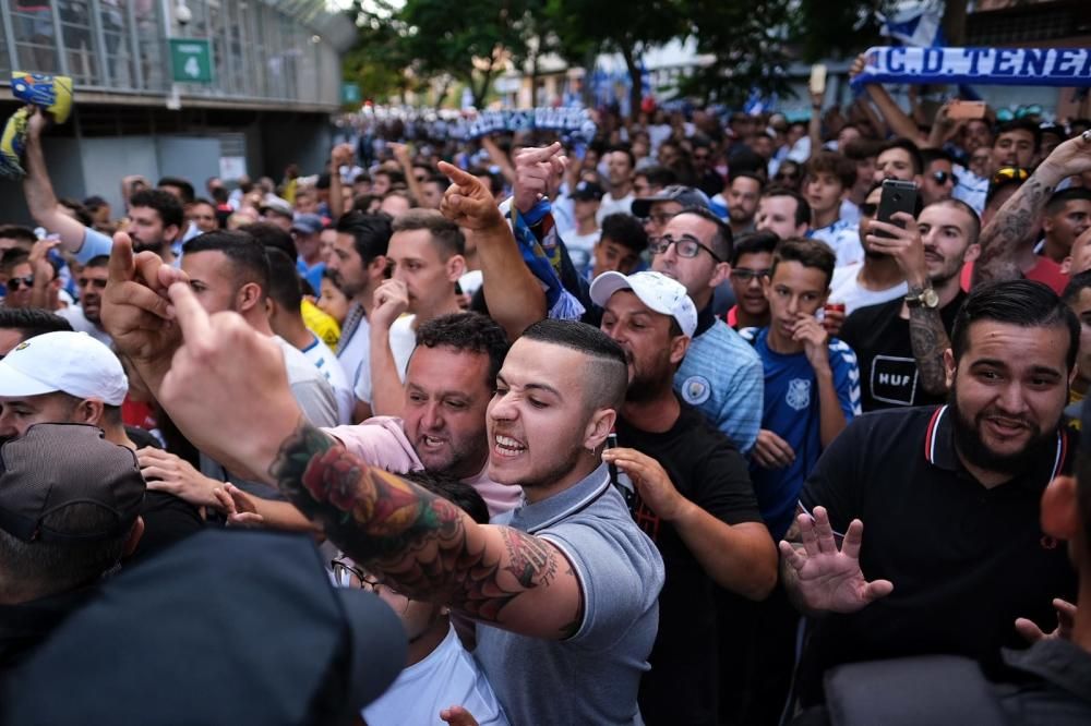 Jugadores y aficionados  blanquiazules