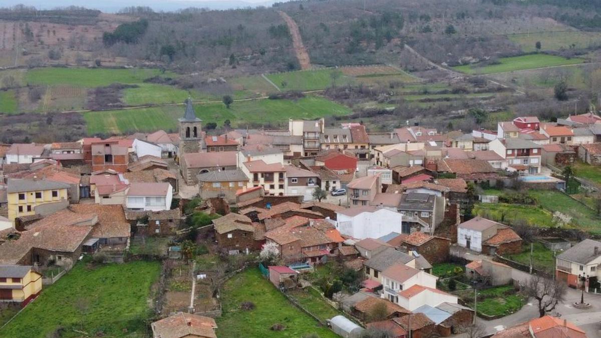 Vista aérea del pueblo de Trabazos. | Ch. S. 