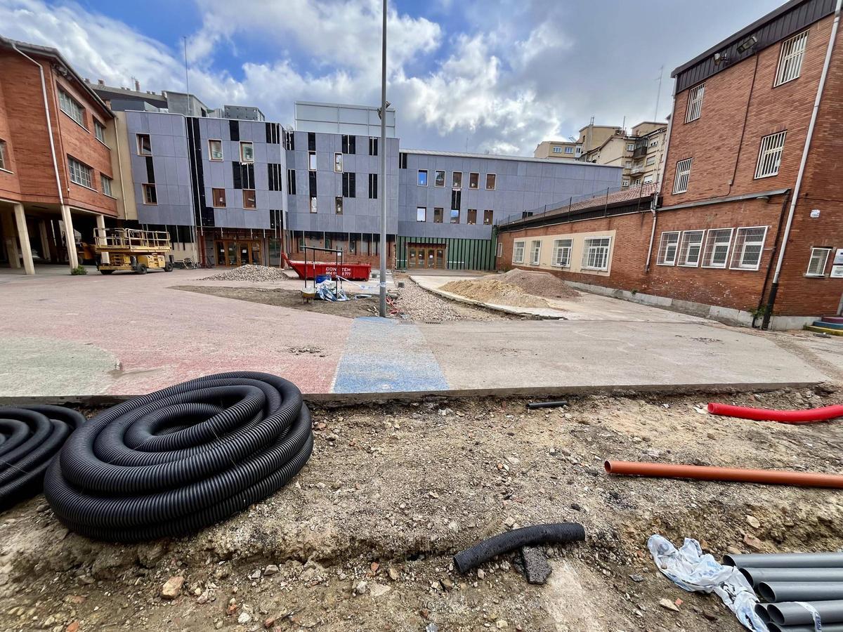El avance de las obras en el colegio Los Campos de Gijón, en imágenes