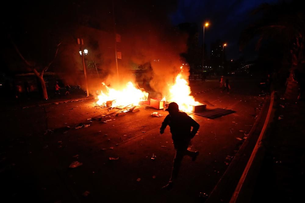 Octavo día de protestas contra Piñera, en ...