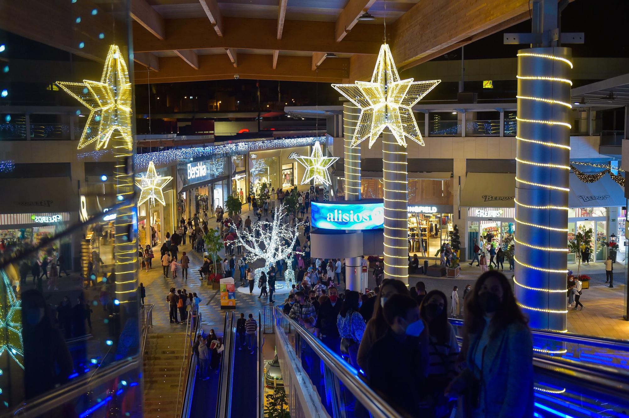 Decoración navideña en el Centro Comercial Los Alisios