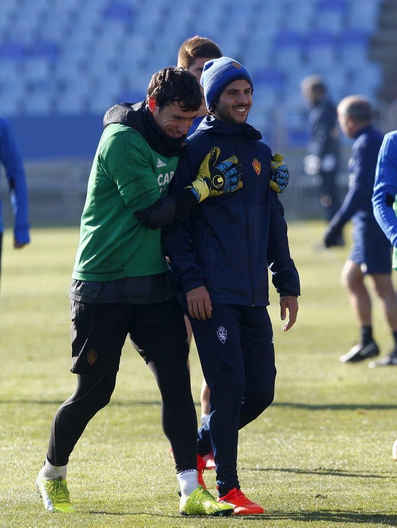 Entrenamiento a puerta abierta del Real Zaragoza en La Romareda