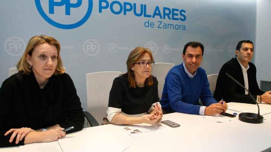 Isabel Blanco, Mayte Martín, Fernando Martínez-Maíllo y Alberto Castro.