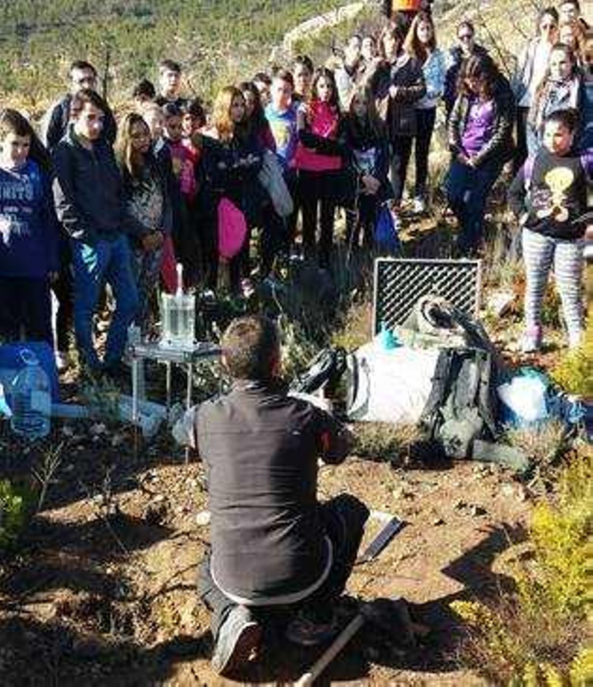 La UMH y tres institutos de Alcoy analizan el impacto del incendio forestal de Serelles
