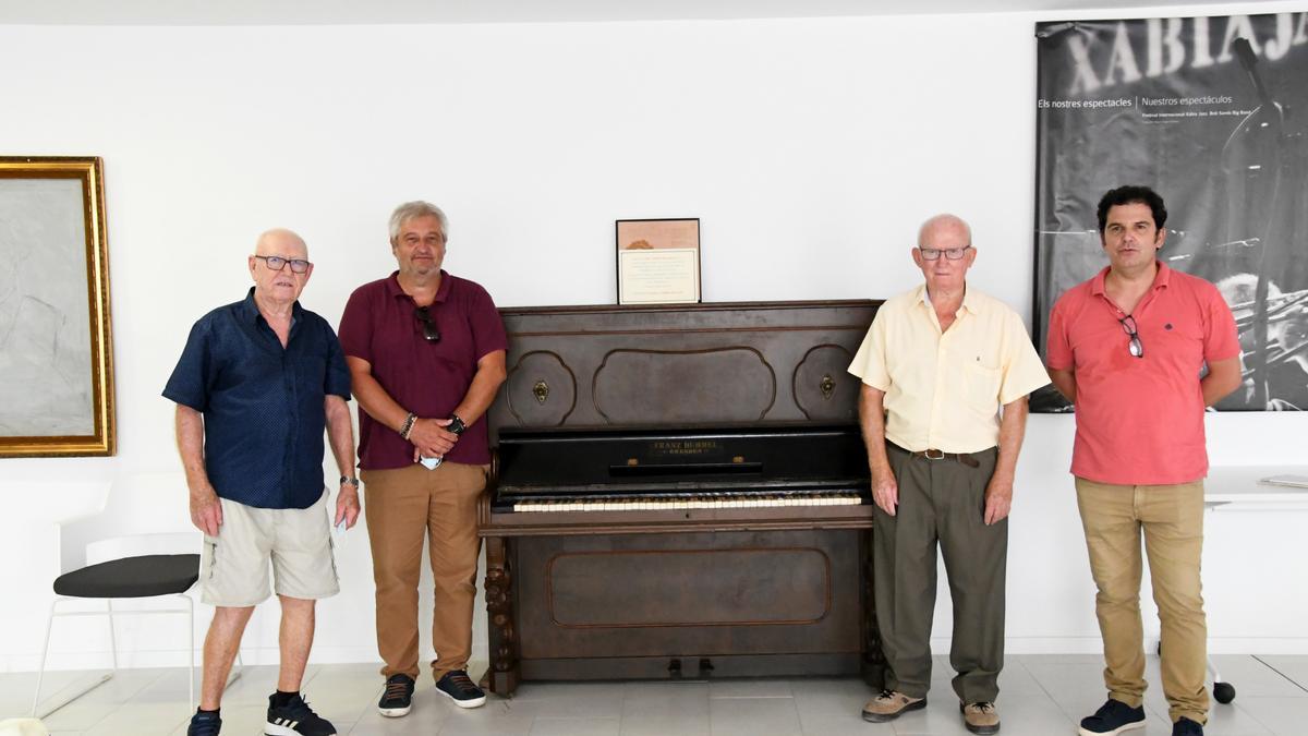 El piano, de unos 150 años de antigüedad, está ligado a la historia de Xàbia