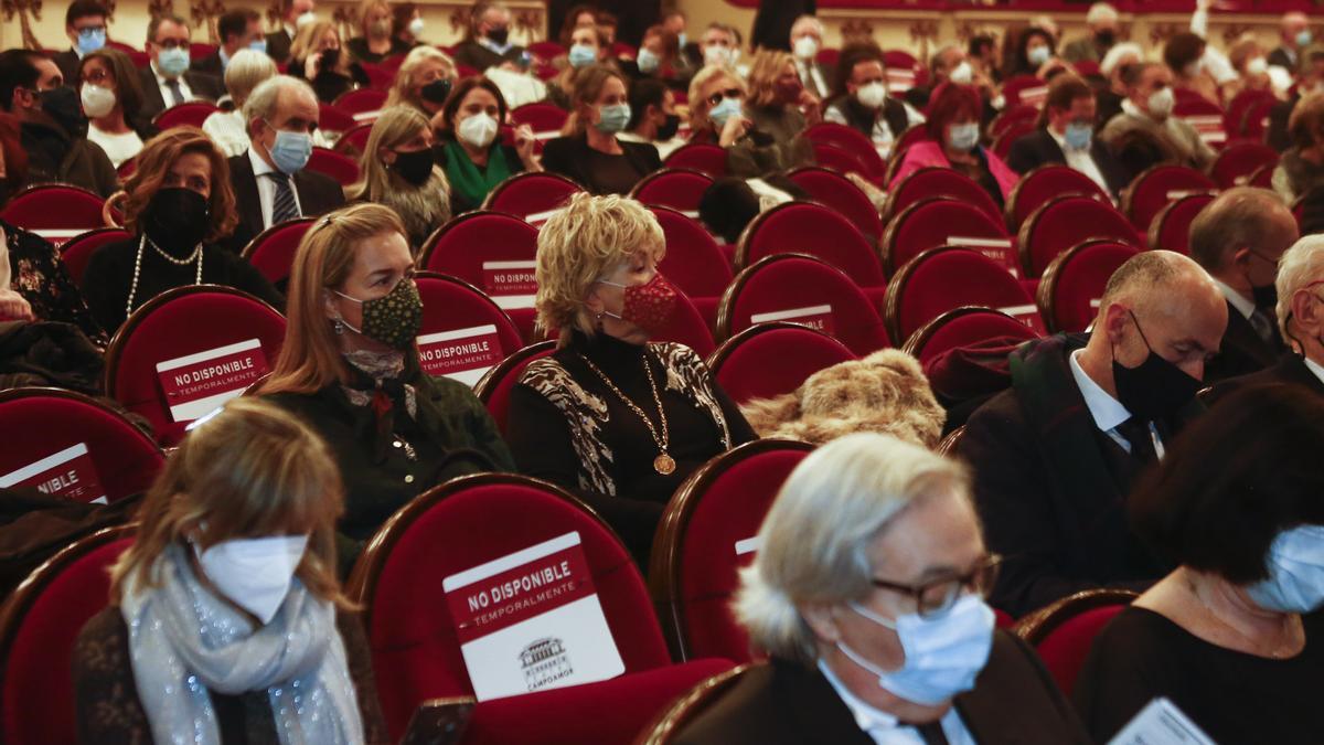 Público en la Ópera de Oviedo