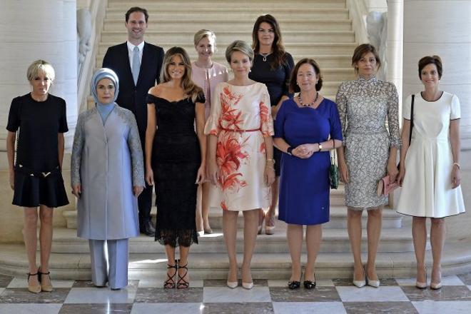 Foto oficial primeras damas cumbre G7