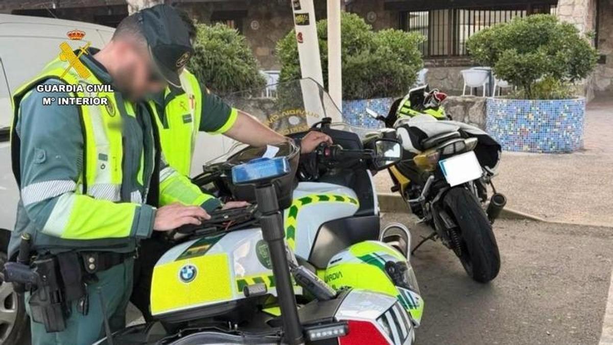 La Guardia Civil investiga a un conductor que se dio a la fuga en un ...