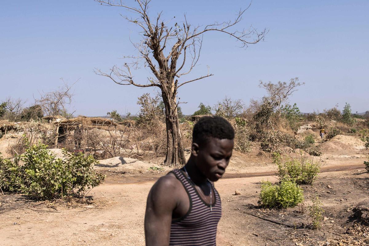 La minería artesanal de oro en Senegal. Karakaene y Bantakokouta son sitios de extracción de oro en el sureste de Senegal