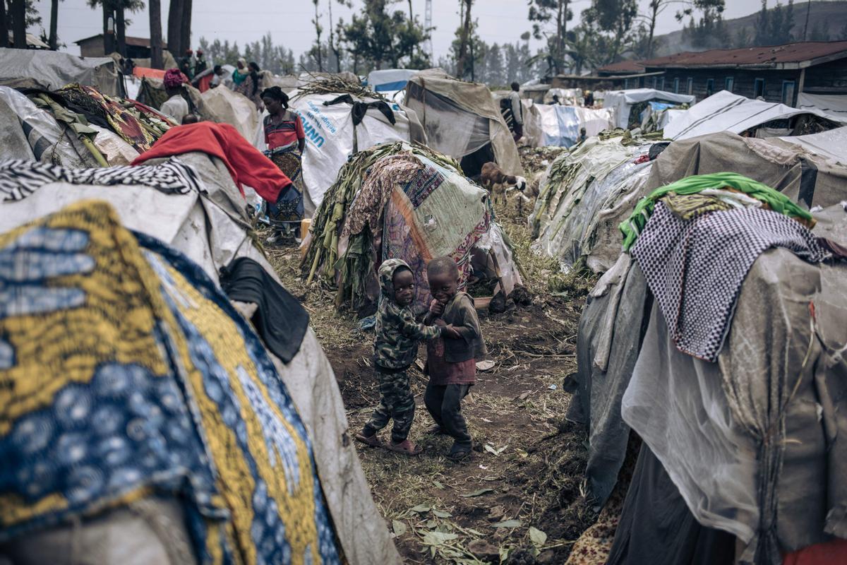 Desplazados a causa de los enfrentamientos cerca de Goma, en el Congo. En casi seis meses de enfrentamientos, más de 300.000 personas han huido de sus hogares.