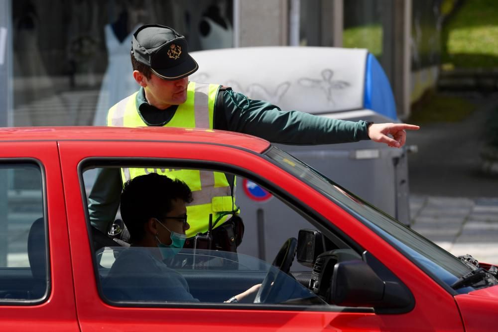 Los agentes vigilan los accesos a la ciudad y proponen multas para los infractores.