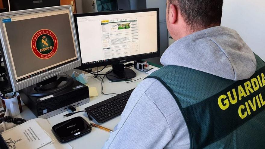 Un agente adscrito al Equipo @ de O Milladoiro, en Ames. | Cedida
