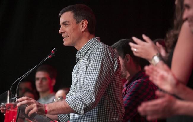 28/03/2017.El candidato a la secretaría general del PSOE Pedro Sánchez participa en un encuentro con militantes de su partido en La Laguna..Fotos: Carsten W. Lauritsen