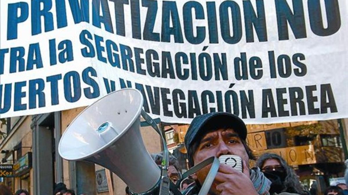 Protestas contra la privatización de los aeropuertos.